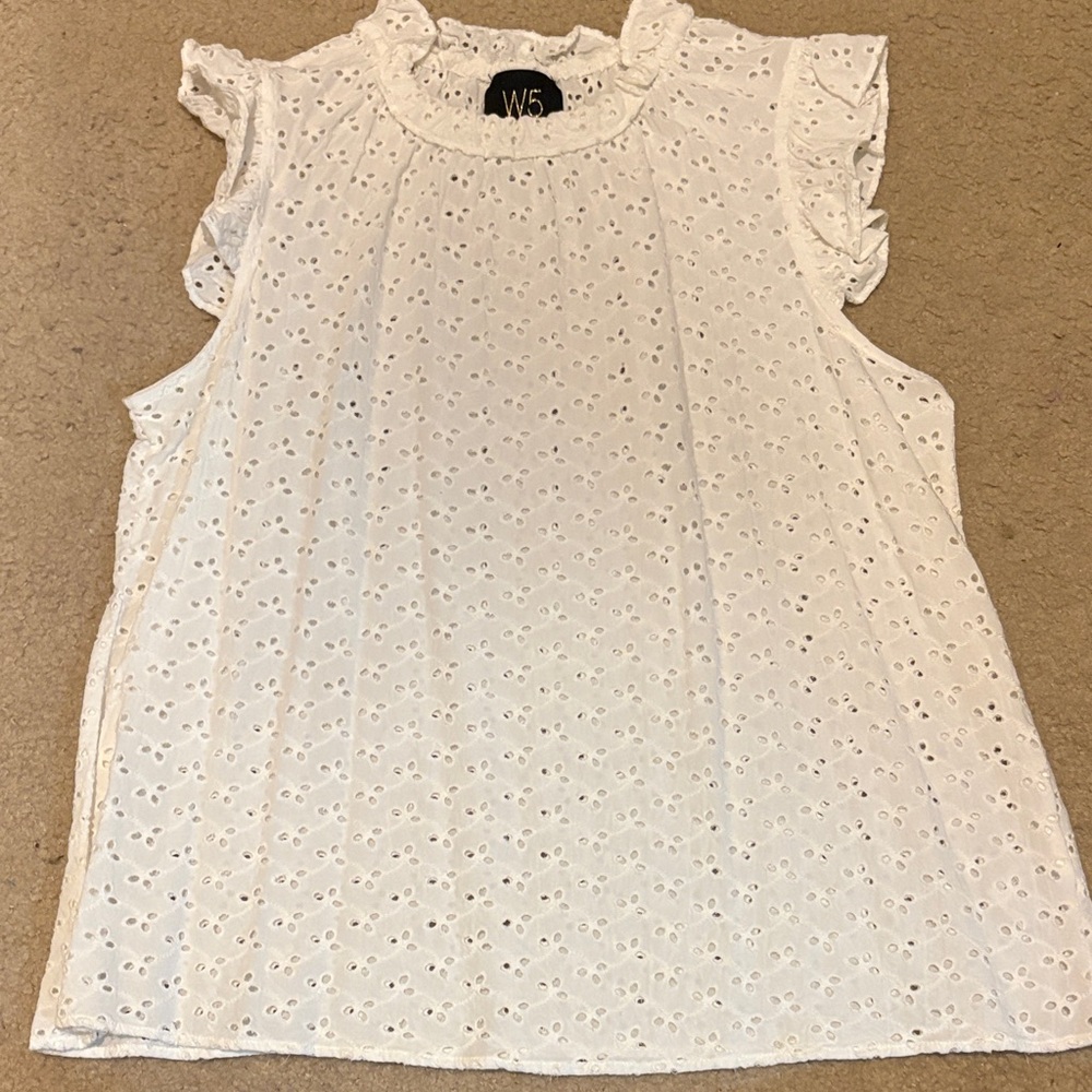 NWOT W5 White Eyelet Ruffle Sleeveless Top size Large